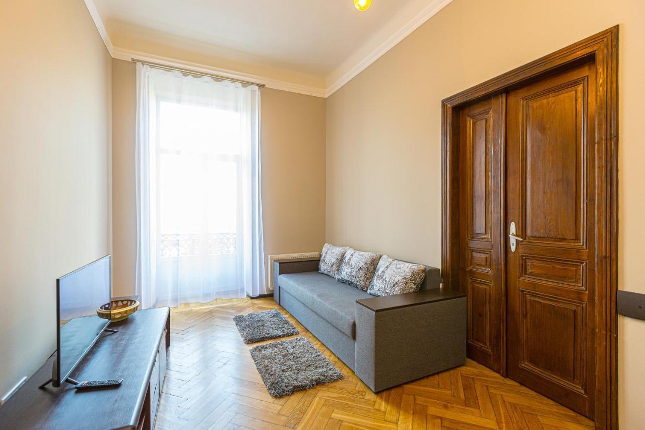 Appartement Центр На Вулиці Проспект Шевченка 12 Навпроти Макдональса З Балконом à Lviv Extérieur photo